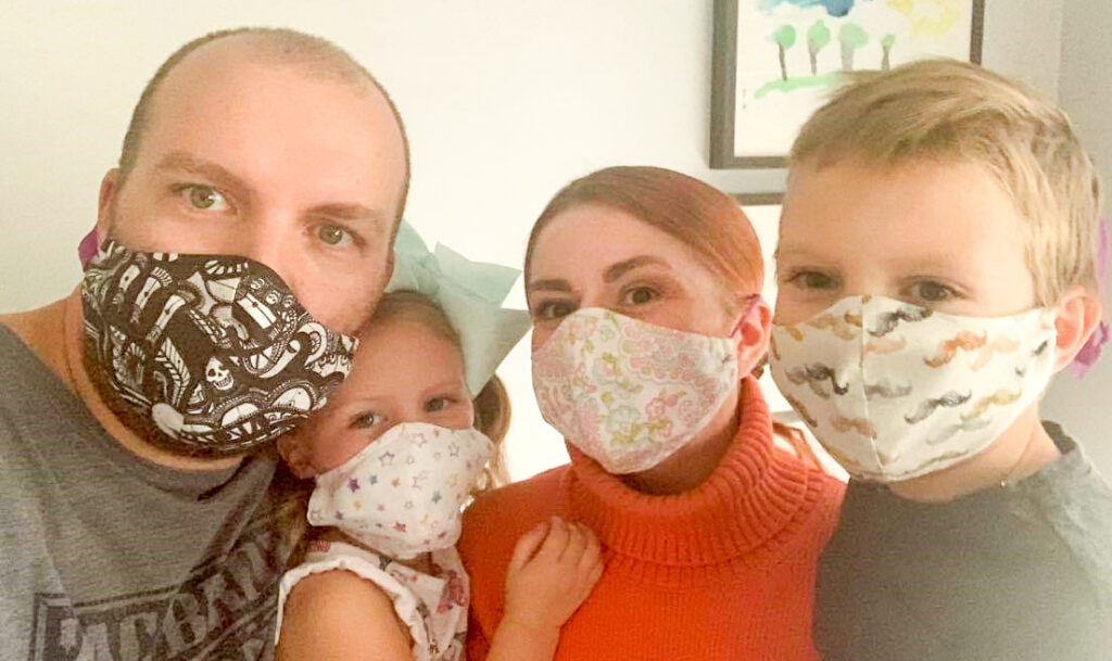 Minimizing Face Masks Impact on The Hearing Impaired 3 Family With Covid-19 Anti-VirusMasks